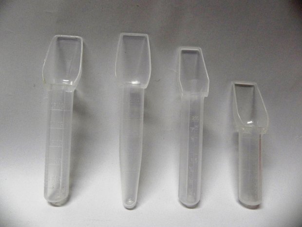 Transparent Graduated Dosage Cylindrical Spoons